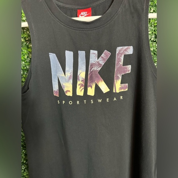 Women’s Nike Sportwear Workout Tank Top - Picture 3 of 8